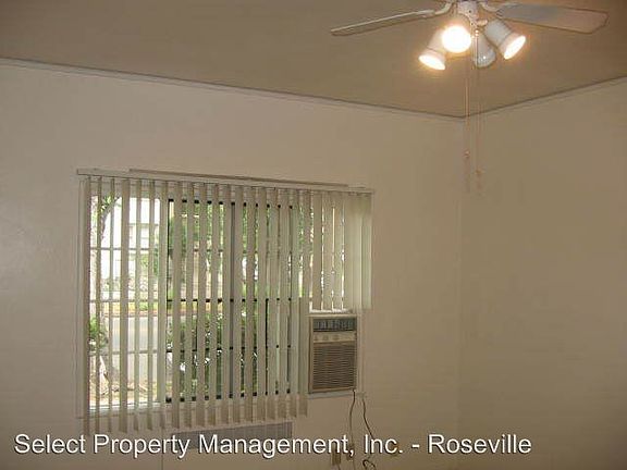 5th image of 2330 Capitol Ave APT 12