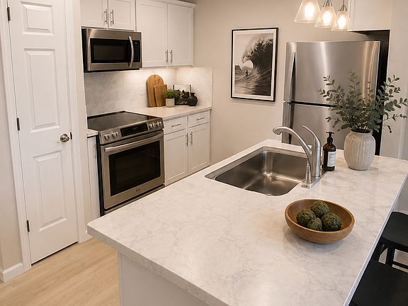 3rd image of 2262 Folly Rd #2G