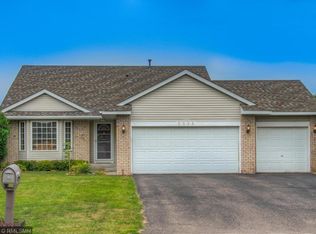 2323 Londin Ln E, Maplewood, MN 55119