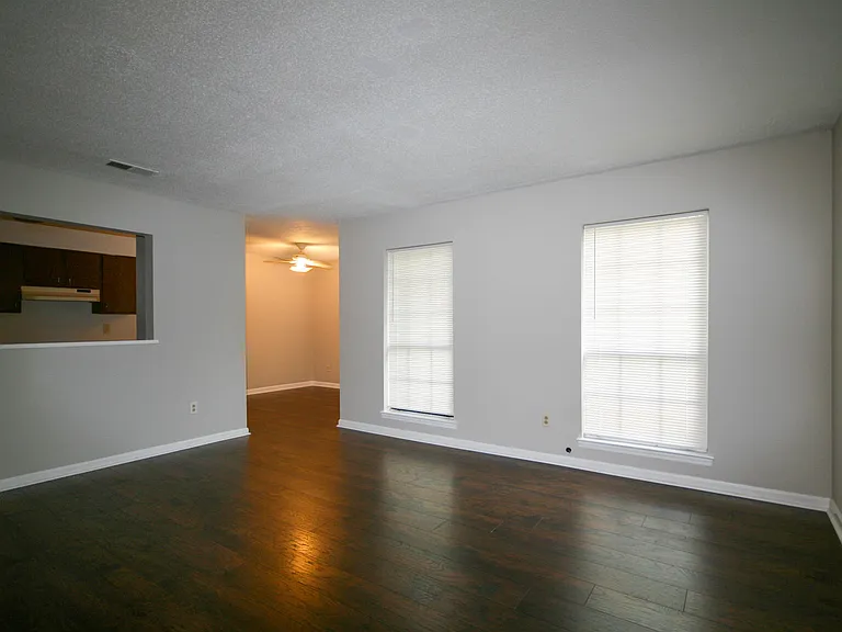 104B Westscott Dr — Photo 3