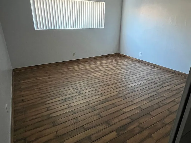 1260 W. Stoneridge Ct. — Photo 12