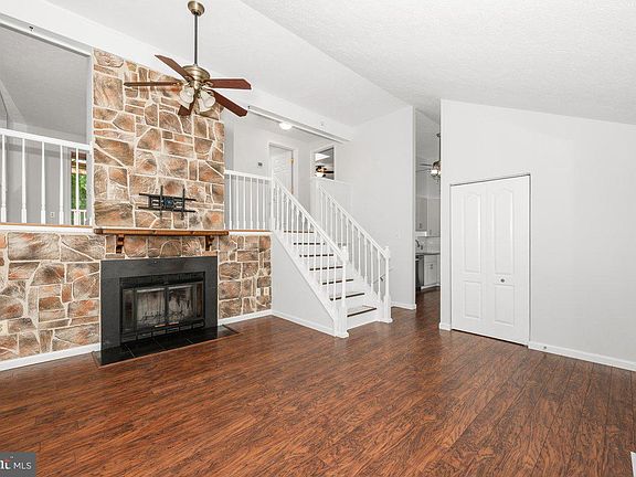 3rd image of 1715 Dogwood Dr