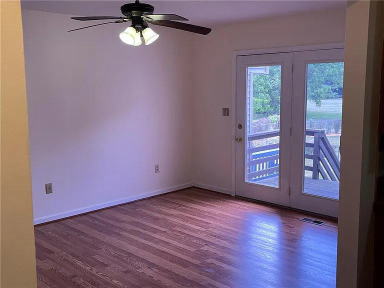 5628 Grace Ave — Photo 10