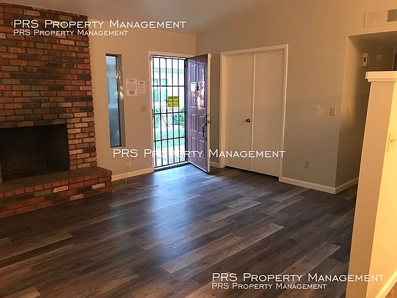 3rd image of 1011 W Laguna Dr