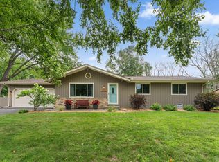 10525 Nesbitt Ave S, Bloomington, MN 55437