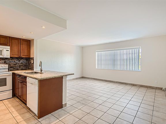 4th image of 1855 Plunkett St APT 406