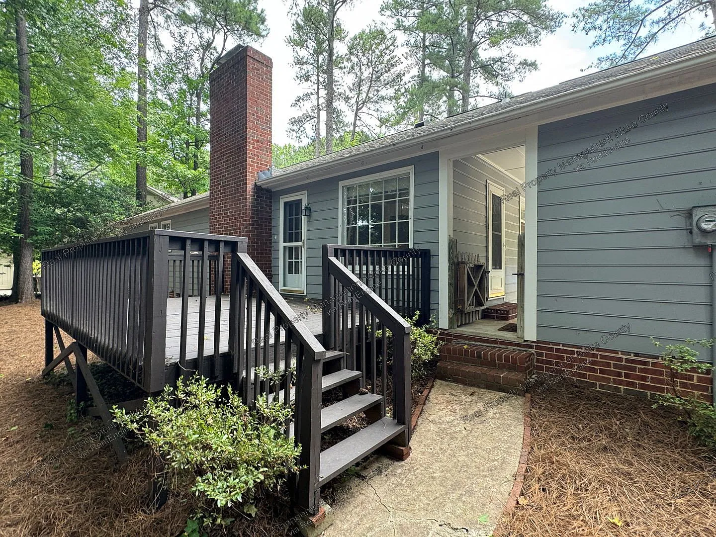 3 bed, 2.0 bath, 1483 sqft, $2,095 — Photo 2