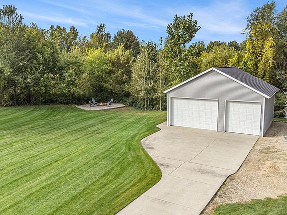 3rd image of 4247 Vista Dr