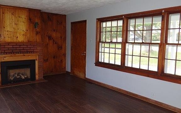 4th image of 2116 State Highway 51