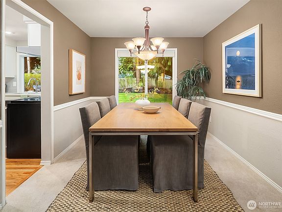 5th image of 2633 234th Avenue NE
