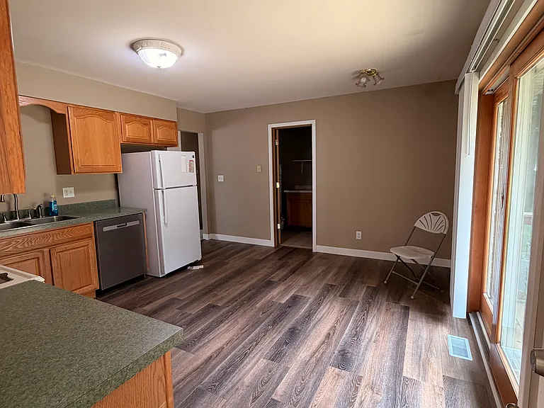 234 9th Ave NW — Photo 8