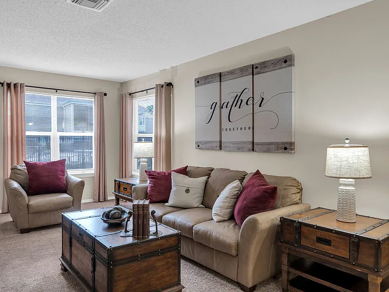 Woodlake Apartments — Photo 6