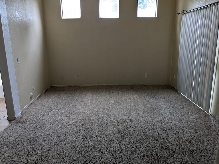 610 S Voyager Dr — Photo 10