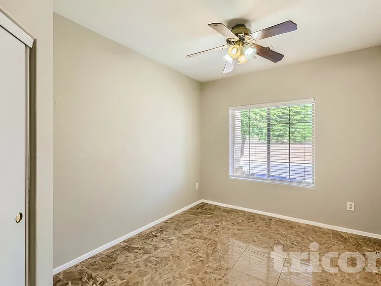 924 S 240th Dr — Photo 9