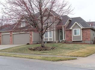652 SW Derby Cir, Lees Summit, MO 64081