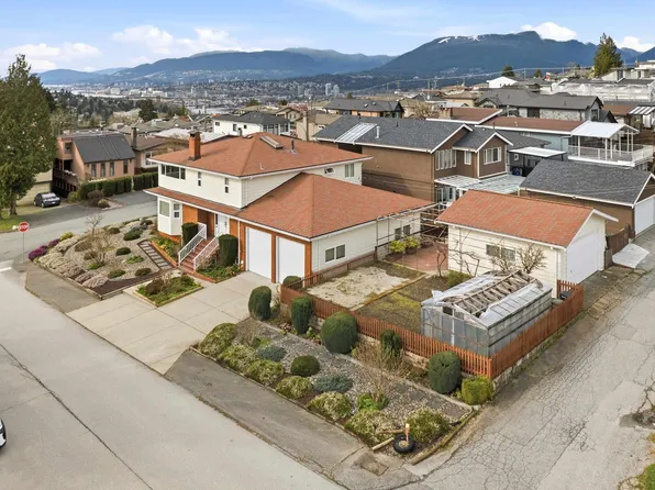 5111 Pandora St, Burnaby, BC V5B 1L7