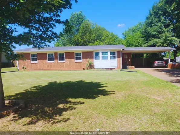 1608 Fords Way, Muscle Shoals, AL 35661