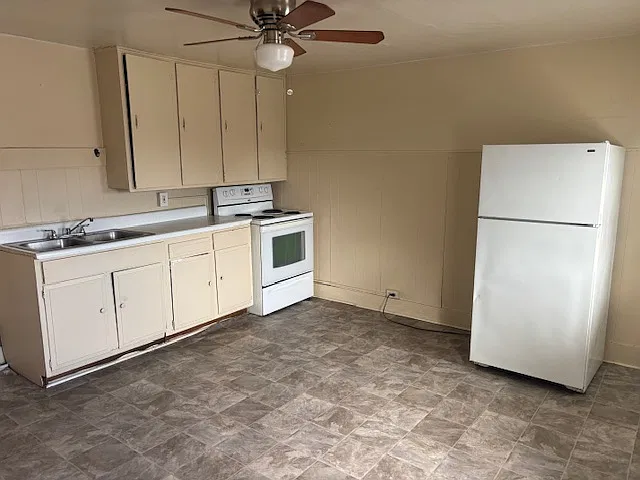 2 bed, $700 — Photo 2