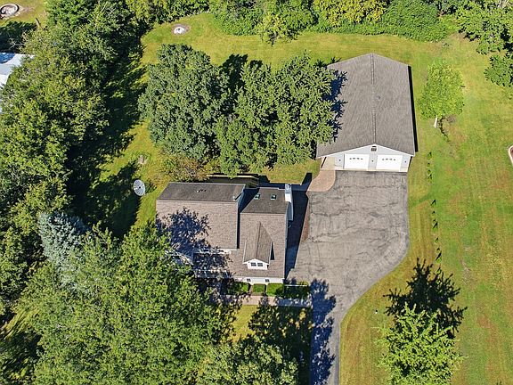 2nd image of 3429 Wolf Rd