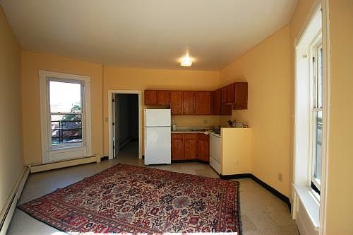 2nd image of 84 King St APT 6