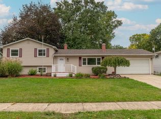 1523 Cantondale Ln, Mishawaka, IN 46544