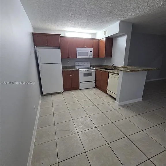 11441 NW 42nd St — Photo 2