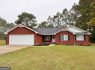 206 Willow Dr, Glennville, GA 30427