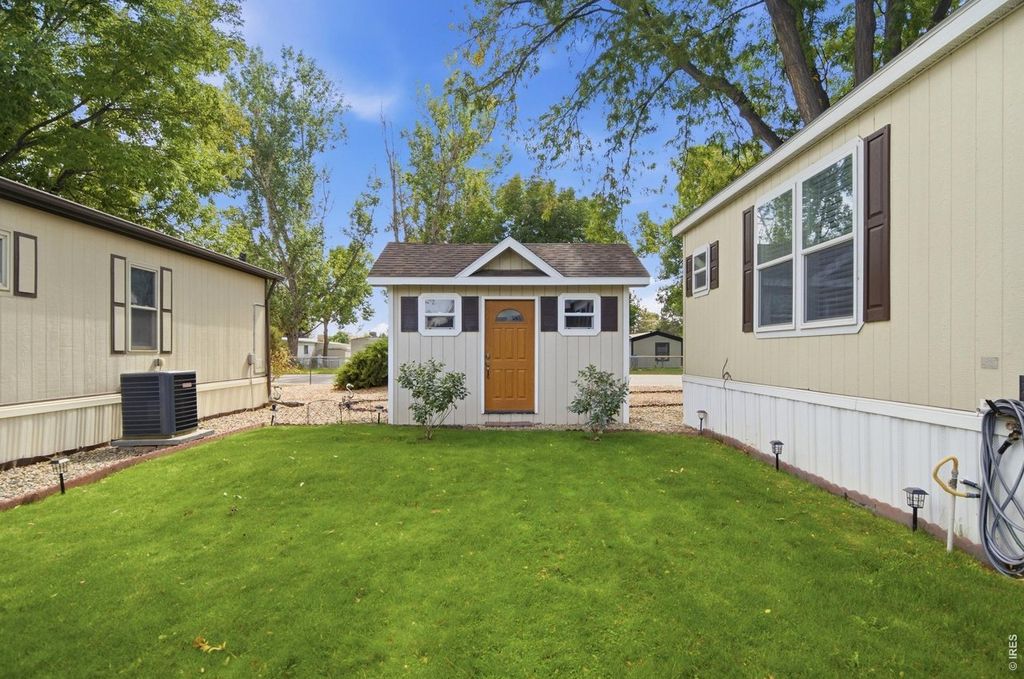 1492 Sylmar Pl