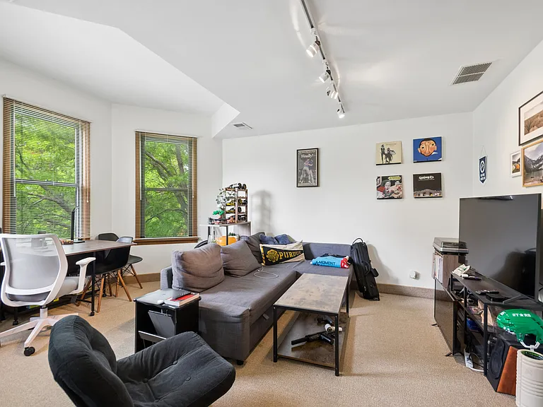 1413 W Oakdale Ave #3F — Photo 3