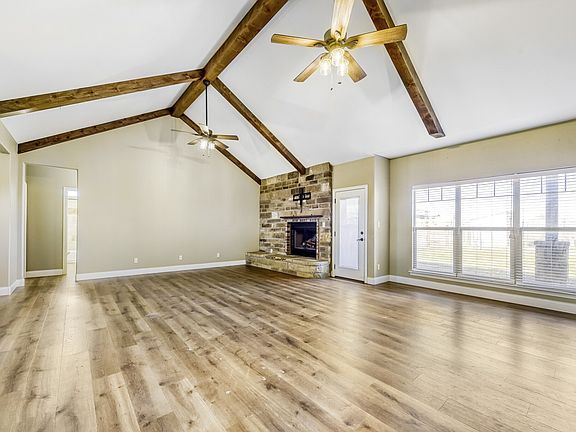 3rd image of 785 Schneider Rd