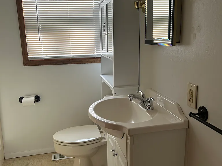 Valley Dr NW — Photo 6