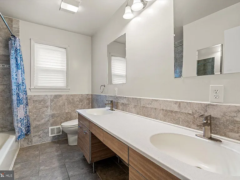7504 Radnor Rd — Photo 22