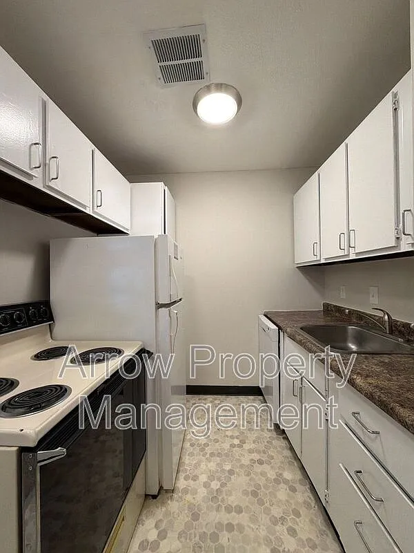 1 bed, 1.0 bath, 476 sqft, $650 — Photo 2