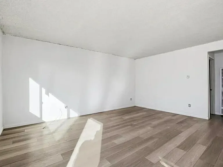 1877 Donax Ave #3 — Photo 10
