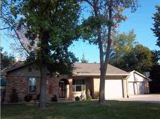 811 N 4th St, Elberfeld, IN 47613