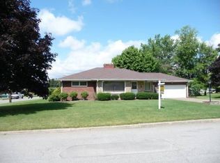 556 Moore Dr, Campbell, OH