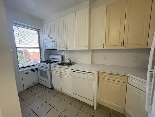 Rented by EZ Sell Realty | media 26