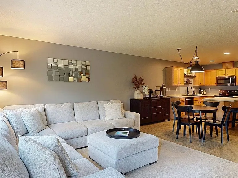 3057 Venice Ln NW — Photo 22