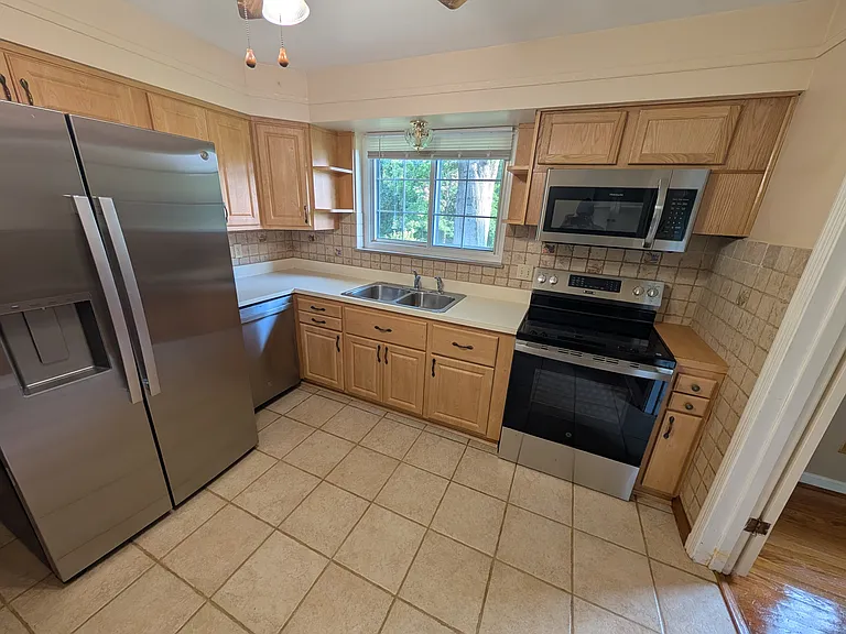 625 Marview Ter — Photo 4