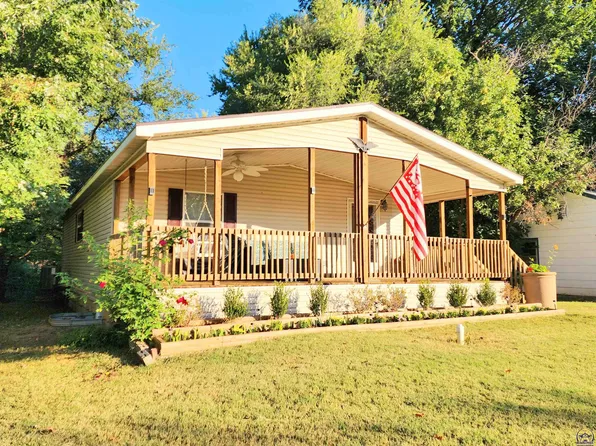 420 SE 34th St, Topeka, KS 66605