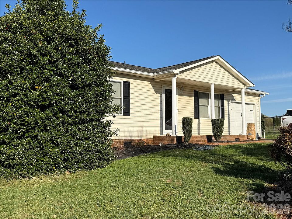 1st image of 928 Lyndsey Brooke Ct