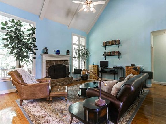 4th image of 2040 Heritage Green Dr