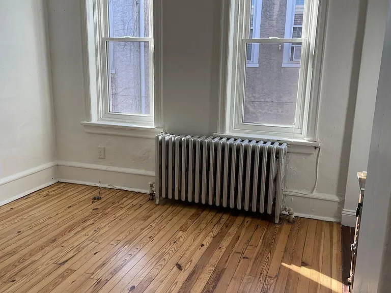136 S 53rd St — Photo 22