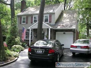 79 Delaware Ave, Freeport, NY 11520