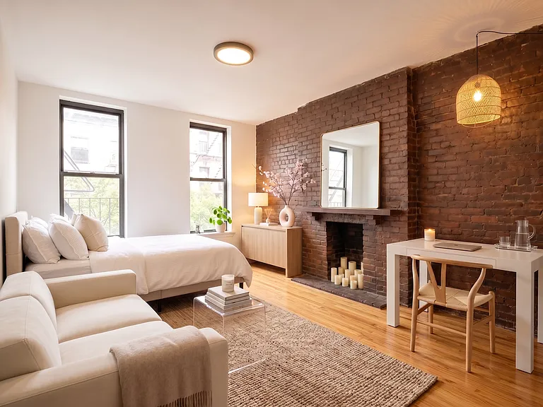 238 W 20th St #3B — Photo 1