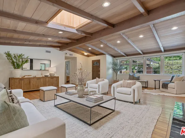 4835 Corbin Ave, Tarzana, CA 91356