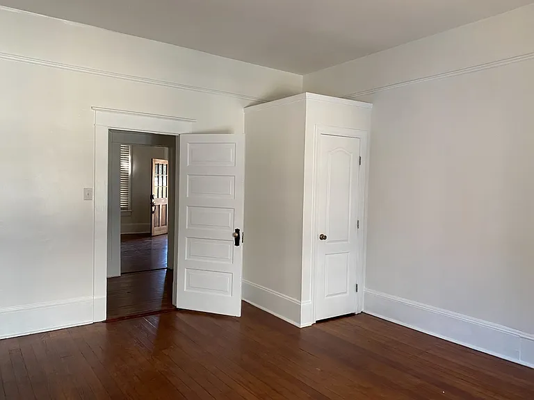 701 Brookstown Ave #B — Photo 2