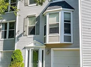 39 Hemingway St, Pittsburgh, PA 15213