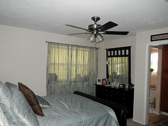 2nd image of 118 Meadow Bend Dr