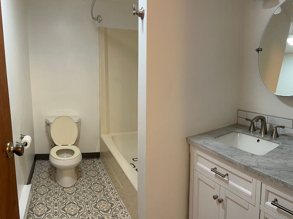 1st image of 38 Wake Robin Rd